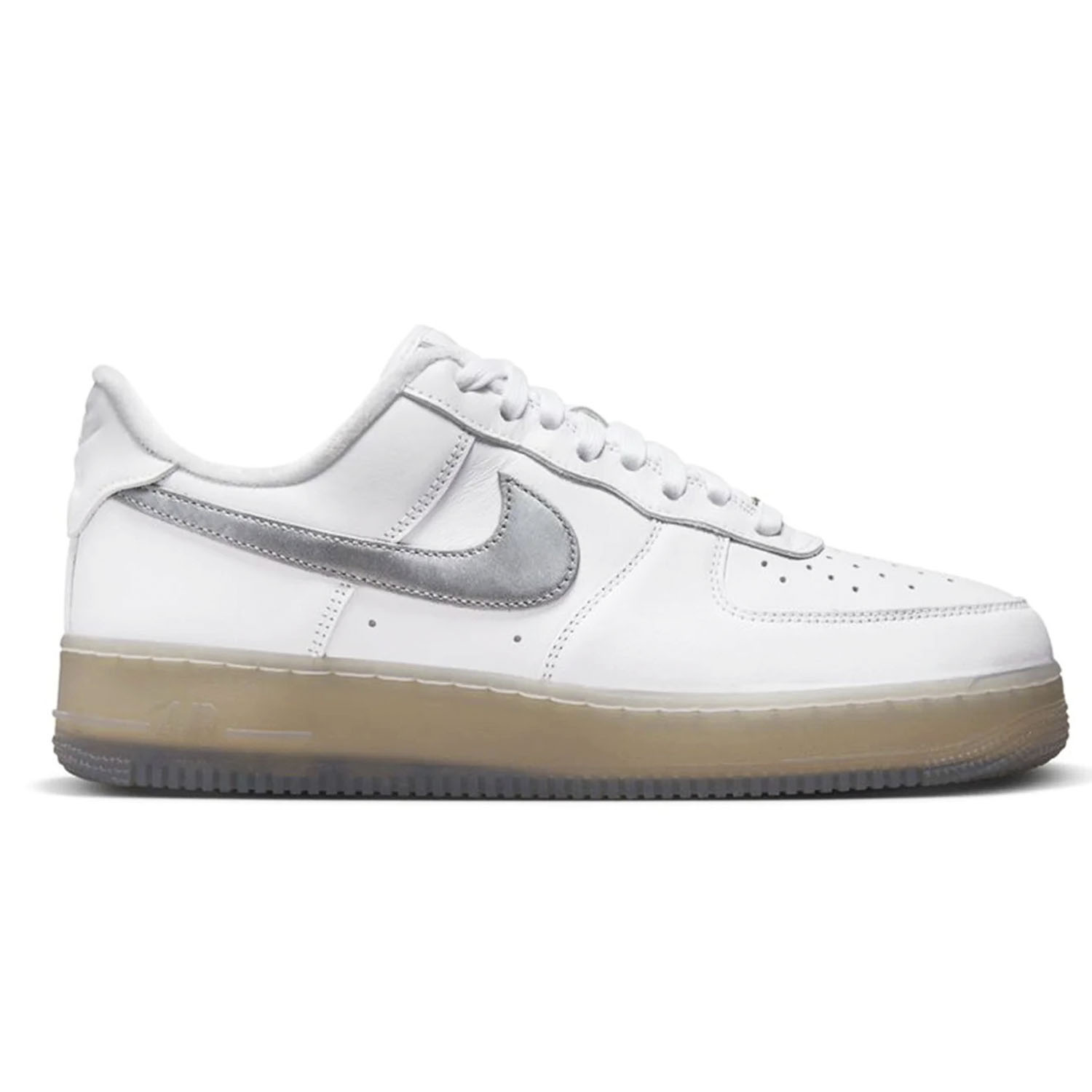 Nike Air Force 1 07 PRM brand centr